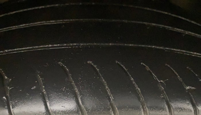 2023 Volkswagen TAIGUN HIGHLINE 1.0 TSI MT, Petrol, Manual, 48,669 km, Left Front Tyre Tread