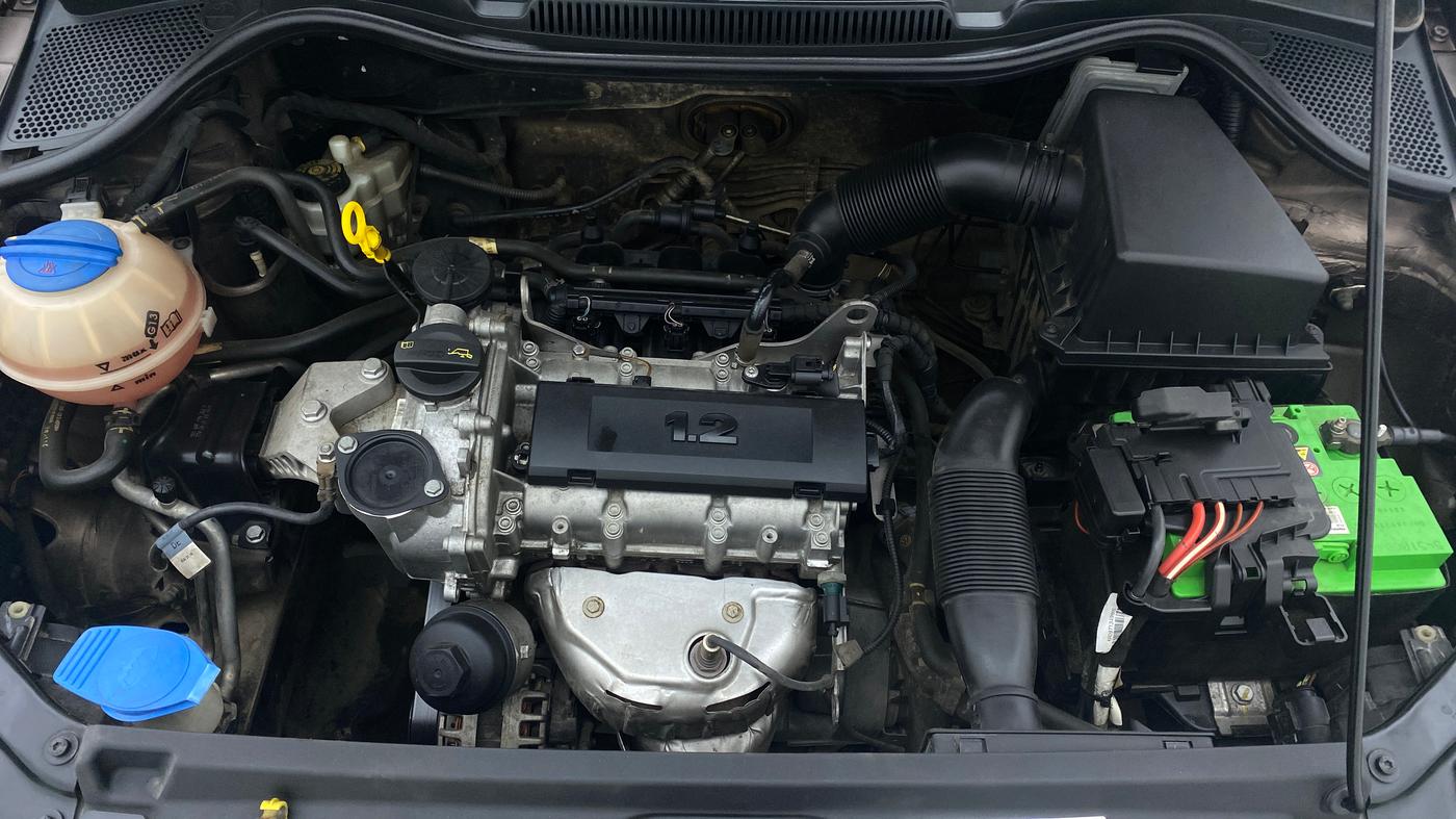 2016 Volkswagen Polo COMFORTLINE 1.2L PETROL, Petrol, Manual, 77,067 km, Open Bonet