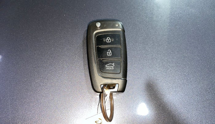 2018 Hyundai Verna 1.6 CRDI SX, Diesel, Manual, 70,379 km, Key Close Up
