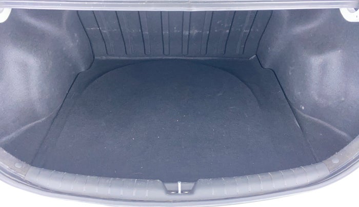 2017 Hyundai Verna 1.6 SX VTVT, Petrol, Manual, 24,434 km, Boot Inside