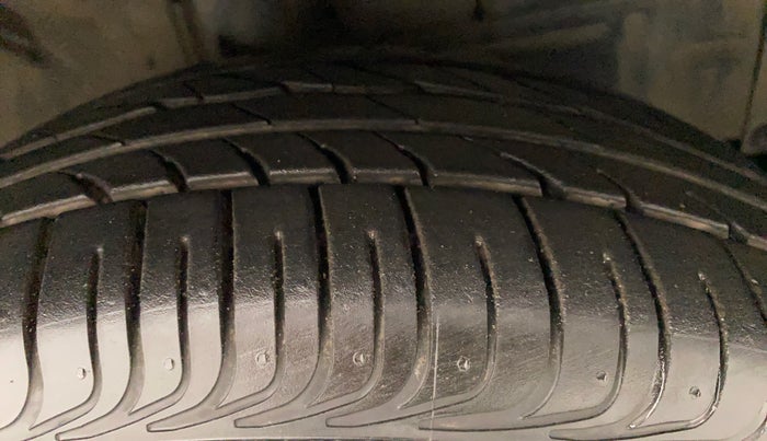 2013 Toyota Etios GD, Diesel, Manual, 58,797 km, Right Front Tyre Tread