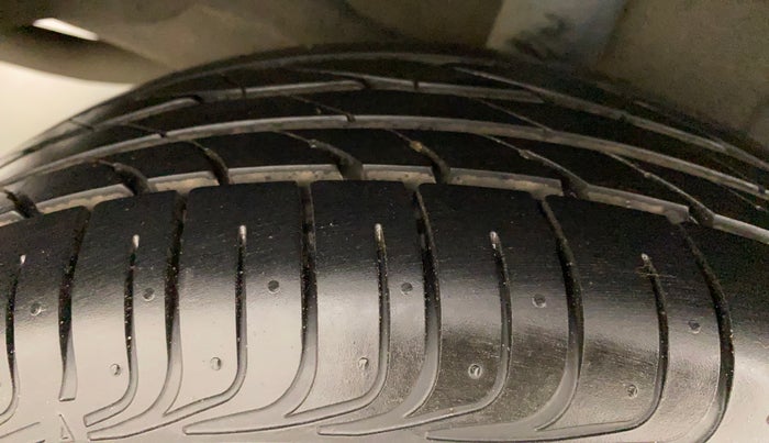 2013 Toyota Etios GD, Diesel, Manual, 58,797 km, Right Rear Tyre Tread