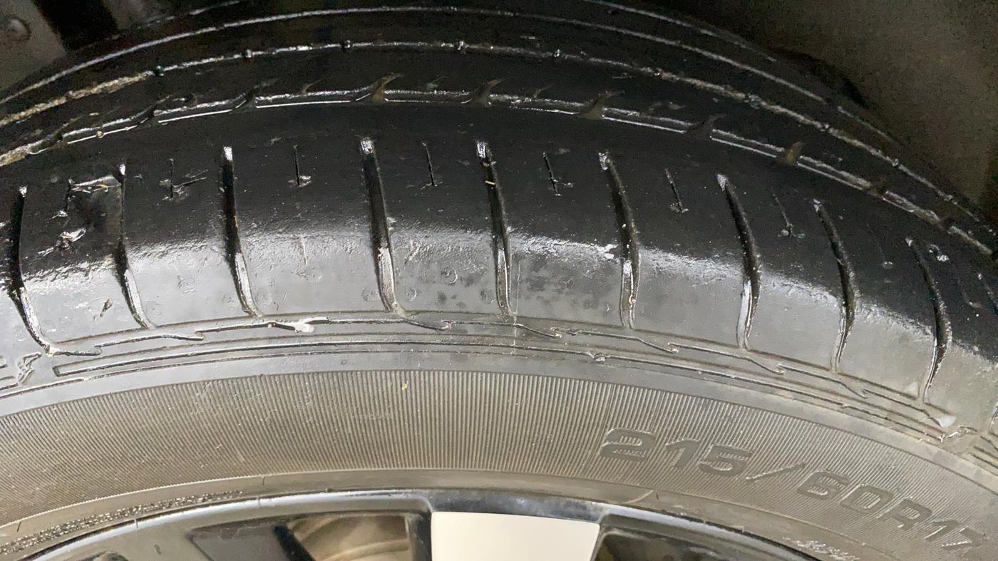 2020 MG HECTOR SHARP 1.5 DCT PETROL, Petrol, Automatic, 42,774 km, Right Rear Tyre Tread