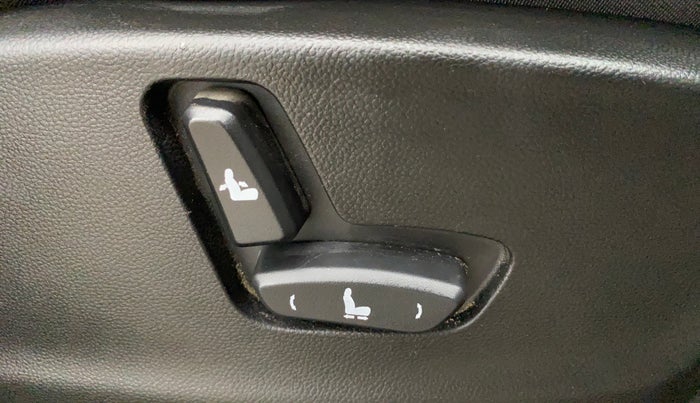 2020 MG HECTOR SHARP 1.5 DCT PETROL, Petrol, Automatic, 42,740 km, Driver Side Adjustment Panel