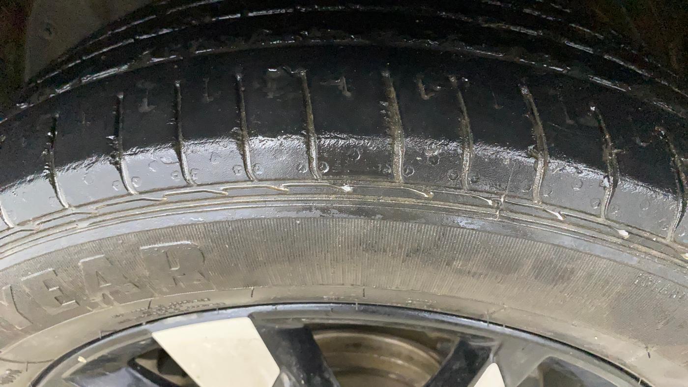 2020 MG HECTOR SHARP 1.5 DCT PETROL, Petrol, Automatic, 42,774 km, Left Front Tyre Tread
