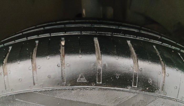 2018 Maruti Baleno DELTA PETROL 1.2, Petrol, Manual, 81,912 km, Right Front Tyre Tread