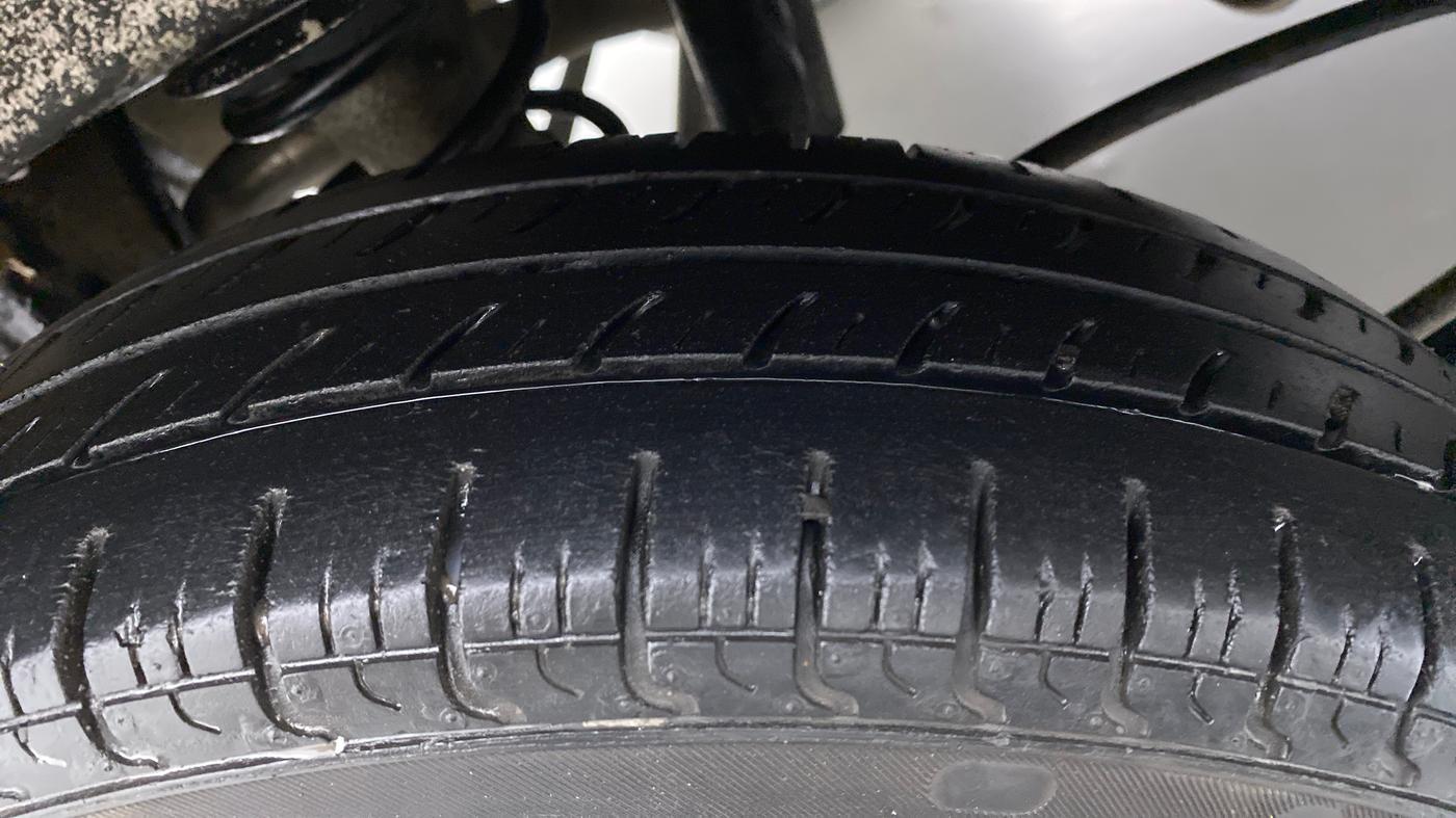 2016 Maruti Alto 800 LXI, Petrol, Manual, 29,837 km, Right Rear Tyre Tread