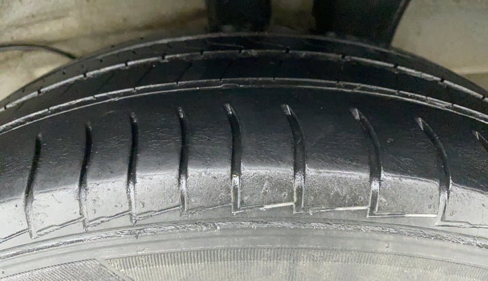 2020 Hyundai NEW SANTRO 1.1 SPORTZ MT CNG, CNG, Manual, 41,802 km, Left Rear Tyre Tread