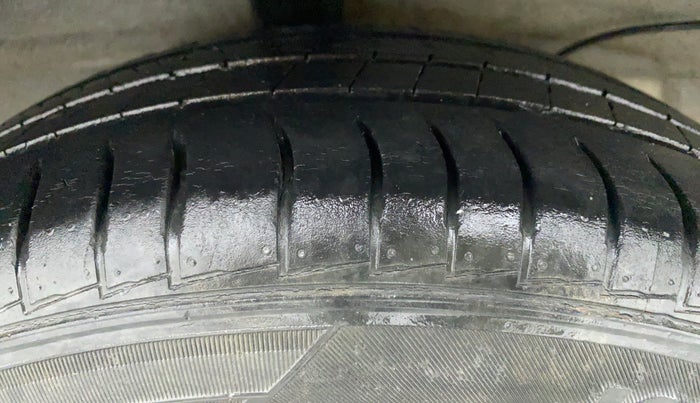 2020 Hyundai NEW SANTRO 1.1 SPORTZ MT CNG, CNG, Manual, 41,802 km, Right Rear Tyre Tread