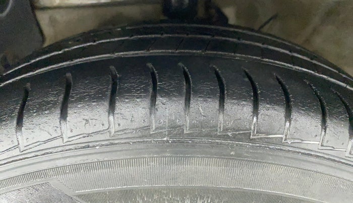 2020 Hyundai NEW SANTRO 1.1 SPORTZ MT CNG, CNG, Manual, 41,802 km, Left Front Tyre Tread