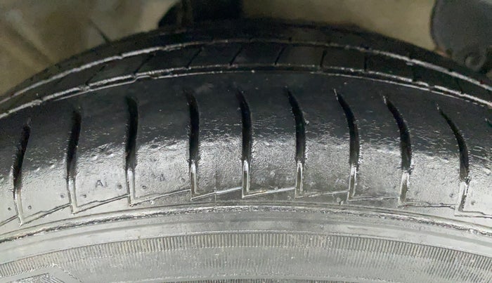 2020 Hyundai NEW SANTRO 1.1 SPORTZ MT CNG, CNG, Manual, 41,802 km, Right Front Tyre Tread