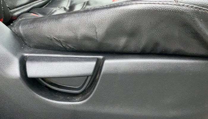 2020 Hyundai NEW SANTRO 1.1 SPORTZ MT CNG, CNG, Manual, 41,802 km, Driver Side Adjustment Panel