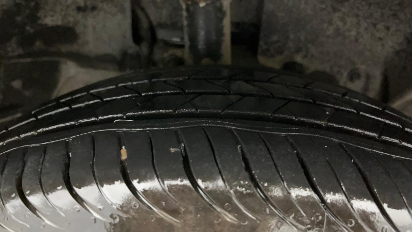 2017 Ford Ecosport TITANIUM 1.5L PETROL AT, Petrol, Automatic, 41,377 km, Right Front Tyre Tread