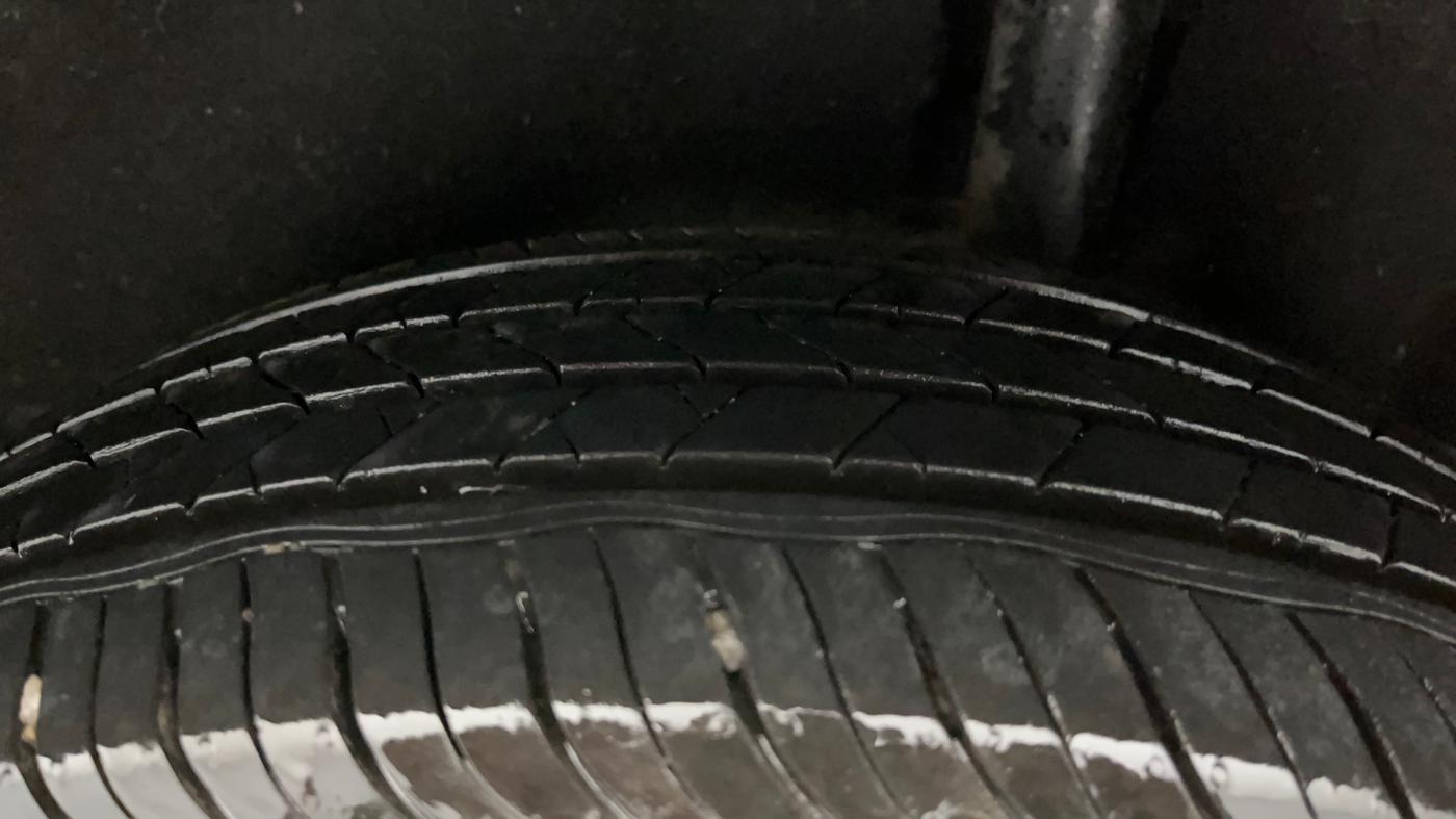 2017 Ford Ecosport TITANIUM 1.5L PETROL AT, Petrol, Automatic, 41,377 km, Left Rear Tyre Tread