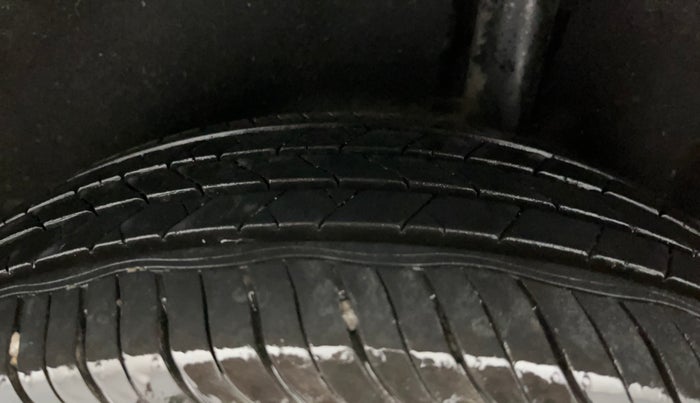 2017 Ford Ecosport TITANIUM 1.5L PETROL AT, Petrol, Automatic, 41,318 km, Left Rear Tyre Tread