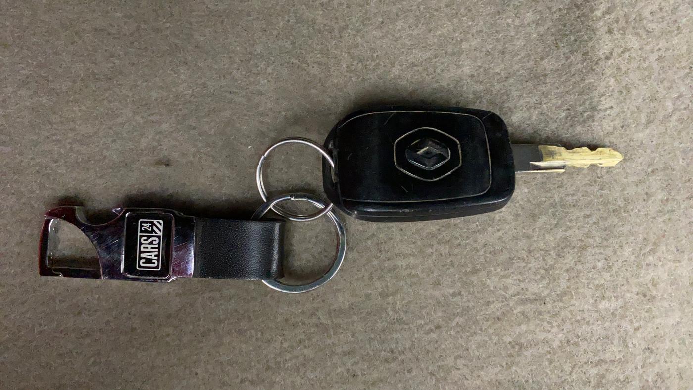 2017 Renault Kwid 1.0 RXT Opt AT, Petrol, Automatic, 21,426 km, Key Close Up