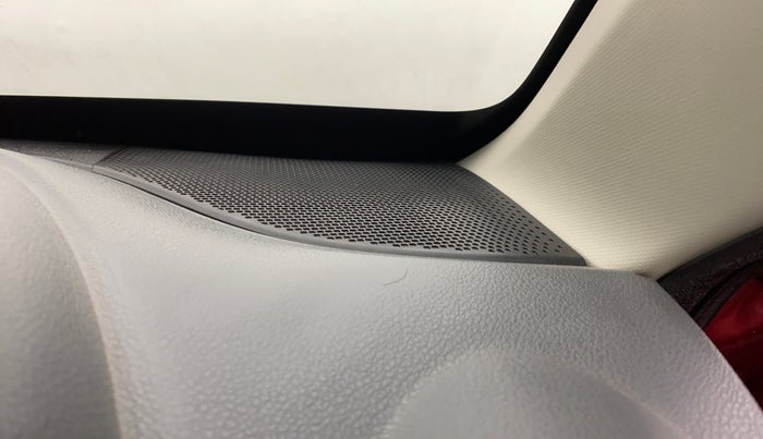 2017 Renault Kwid 1.0 RXT Opt AT, Petrol, Automatic, 21,426 km, Speaker