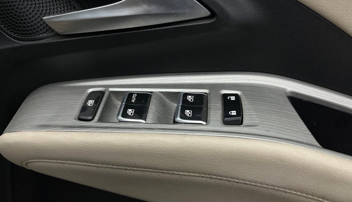 2023 MG HECTOR SHARP PRO 1.5 PETROL TURBO CVT PETROL, Petrol, Automatic, 22,677 km, Driver Side Door Panels Control