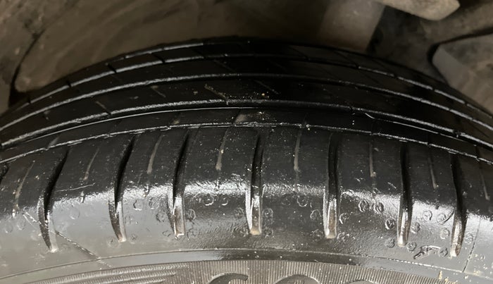 2023 MG HECTOR SHARP PRO 1.5 PETROL TURBO CVT PETROL, Petrol, Automatic, 22,677 km, Right Front Tyre Tread