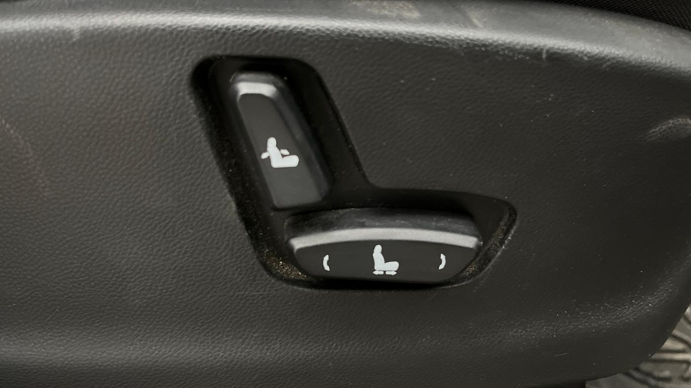 2023 MG HECTOR SHARP PRO 1.5 PETROL TURBO CVT PETROL, Petrol, Automatic, 23,038 km, Driver Side Adjustment Panel