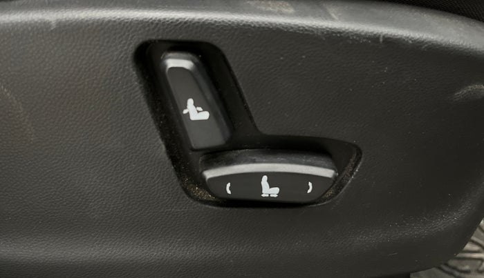 2023 MG HECTOR SHARP PRO 1.5 PETROL TURBO CVT PETROL, Petrol, Automatic, 22,677 km, Driver Side Adjustment Panel