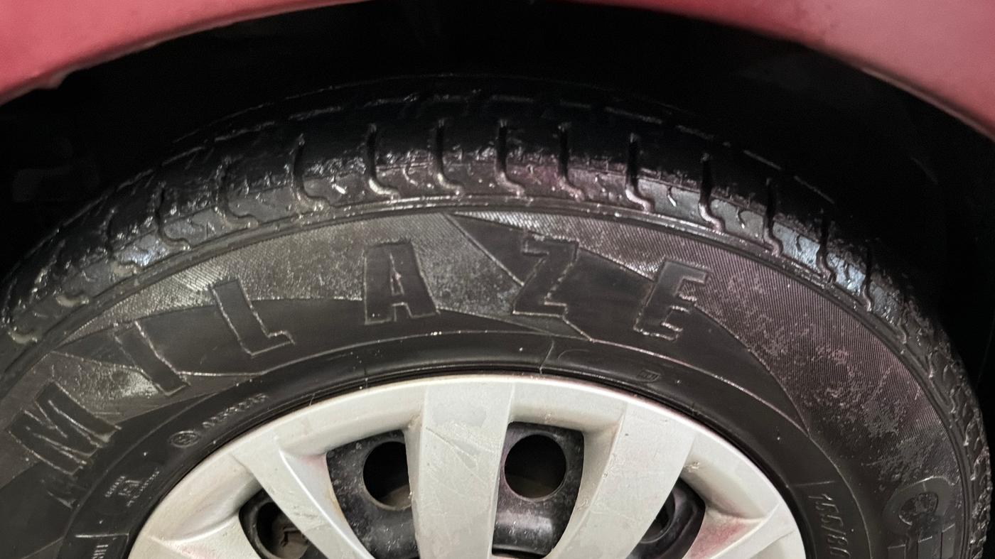 2015 Hyundai Grand i10 SPORTS EDITION 1.2L KAPPA VTVT, Petrol, Manual, 91,133 km, Left Front Tyre Tread