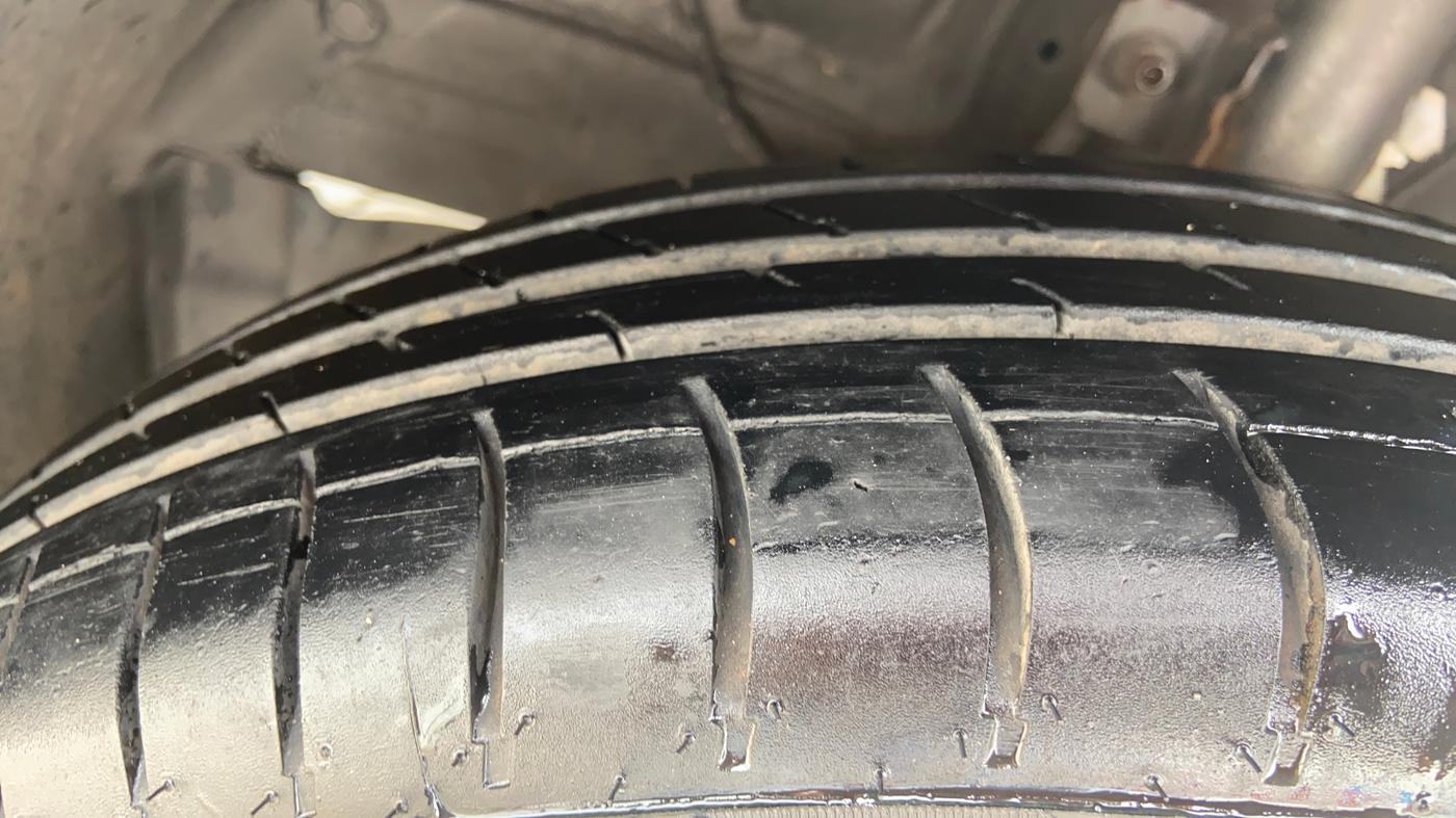 2018 Maruti Dzire VXI AMT, Petrol, Automatic, 60,108 km, Left Front Tyre Tread