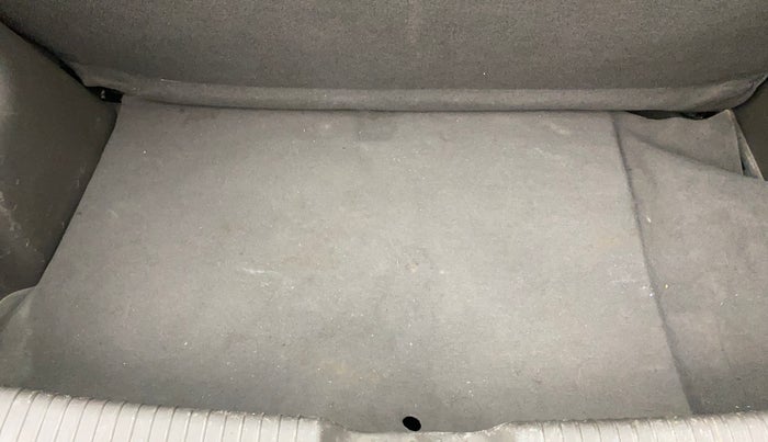2014 Hyundai i10 SPORTZ 1.1, Petrol, Manual, 61,280 km, Boot Inside