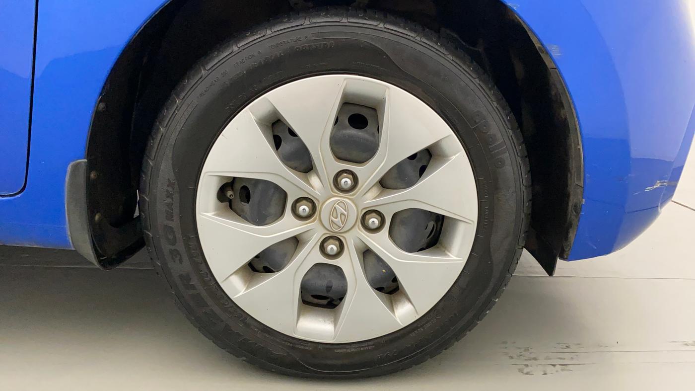 2017 Hyundai Xcent E+, Petrol, Manual, 23,024 km, Right Front Wheel