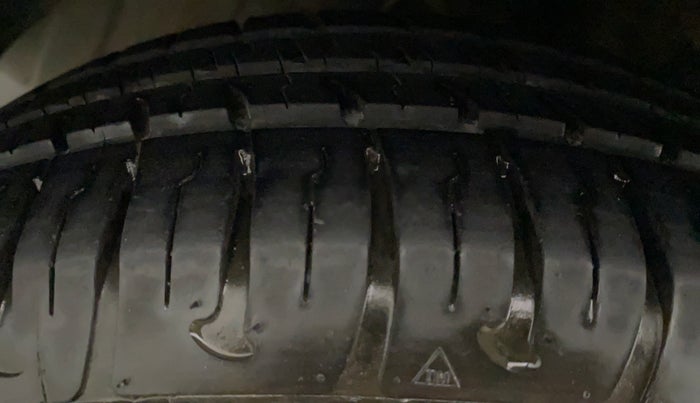 2017 Hyundai Xcent E+, Petrol, Manual, 23,024 km, Right Rear Tyre Tread