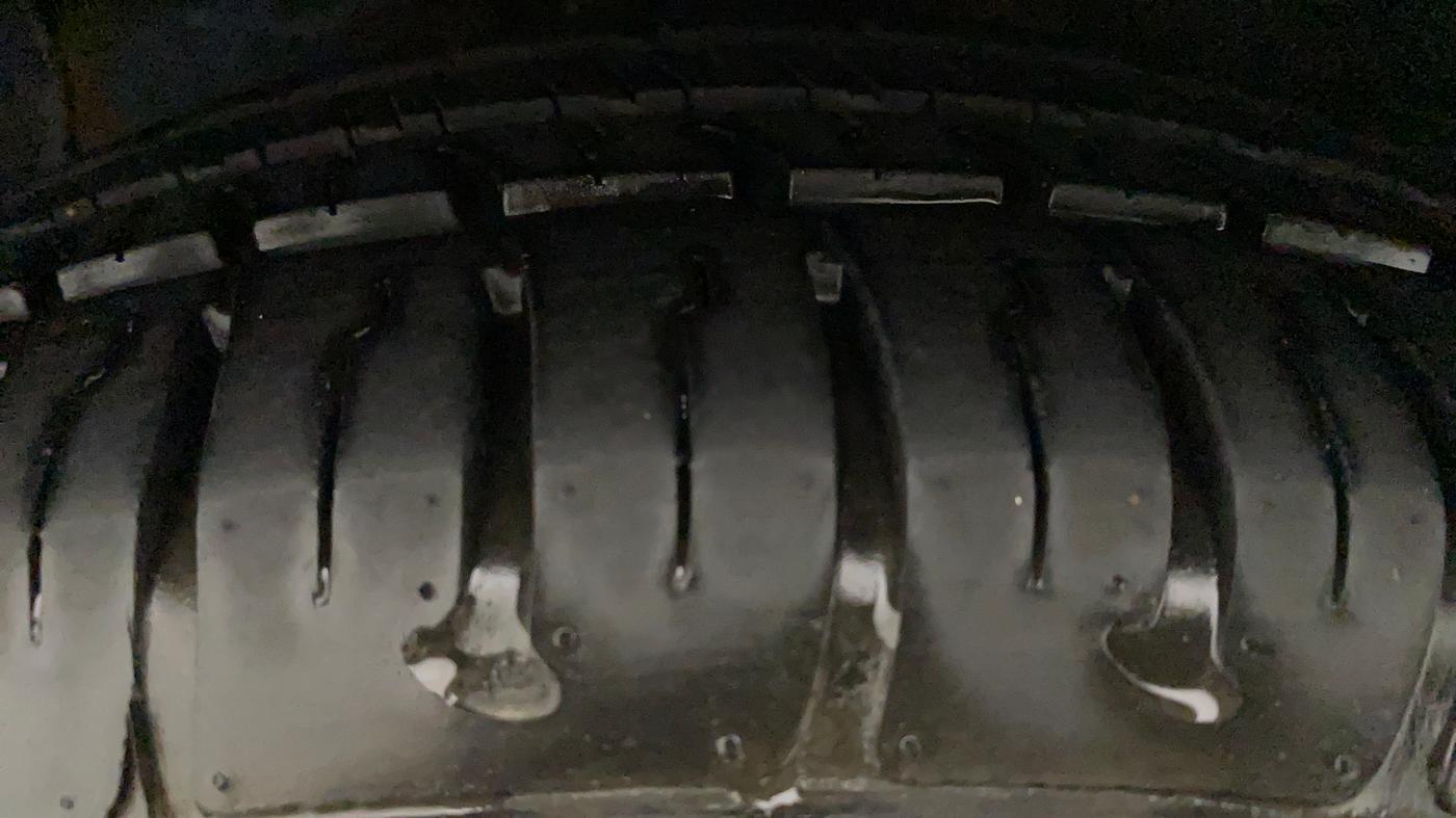 2017 Hyundai Xcent E+, Petrol, Manual, 23,024 km, Left Front Tyre Tread