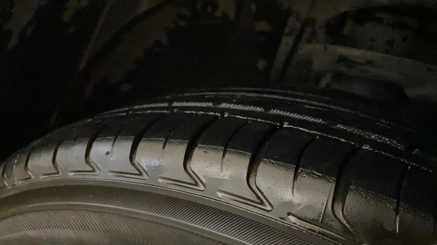2018 Jeep Compass LIMITED (O) 1.4 PETROL AT, Petrol, Automatic, 61,847 km, Right Front Tyre Tread
