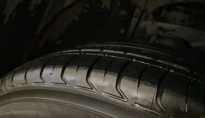 2018 Jeep Compass LIMITED (O) 1.4 PETROL AT, Petrol, Automatic, 61,847 km, Right Front Tyre Tread