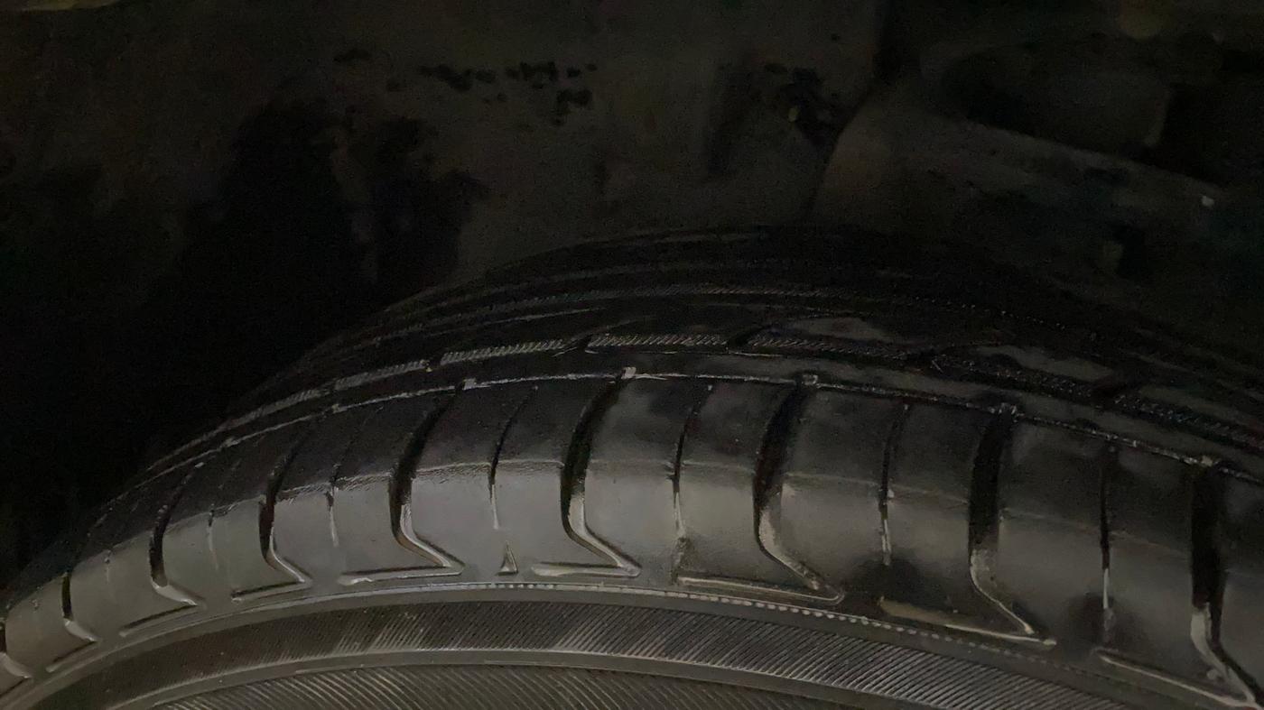 2018 Jeep Compass LIMITED (O) 1.4 PETROL AT, Petrol, Automatic, 61,847 km, Left Front Tyre Tread