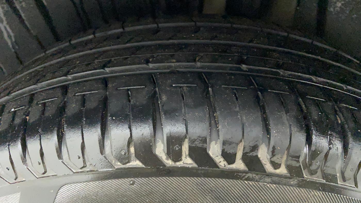 2019 Maruti Ertiga VXI SHVS, Petrol, Manual, 11,476 km, Left Rear Tyre Tread