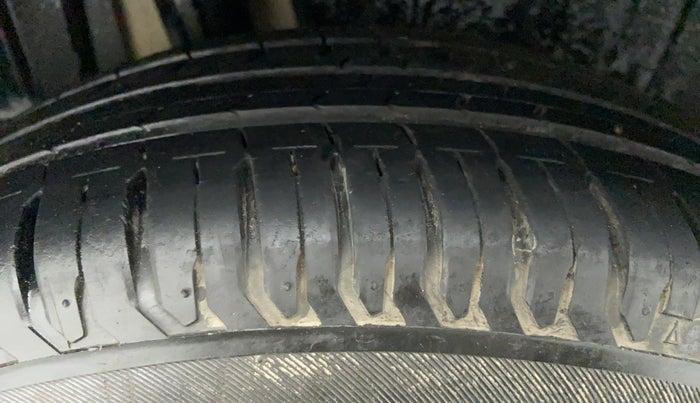 2019 Maruti Ertiga VXI SHVS, Petrol, Manual, 11,476 km, Right Rear Tyre Tread