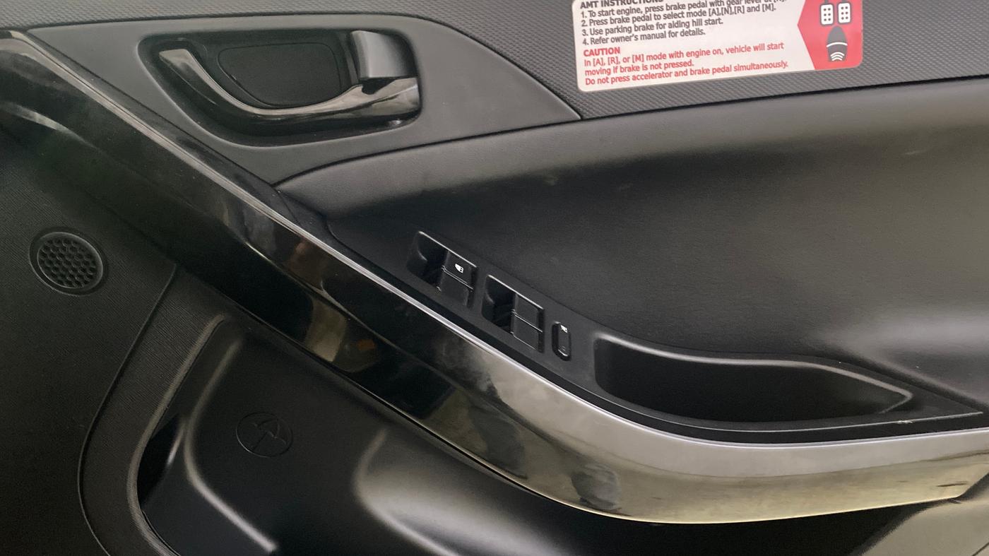2022 Tata NEXON XZA PLUS (PREMIUM) KAZIRANGA PETROL, Petrol, Automatic, 14,871 km, Driver Side Door Panels Control
