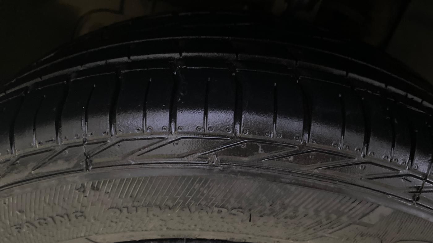 2022 Tata NEXON XZA PLUS (PREMIUM) KAZIRANGA PETROL, Petrol, Automatic, 14,871 km, Left Front Tyre Tread