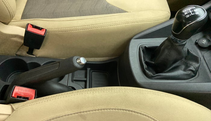 2017 Ford Figo Aspire 1.2 TITANIUM PETROL, Petrol, Manual, 42,755 km, Gear Lever