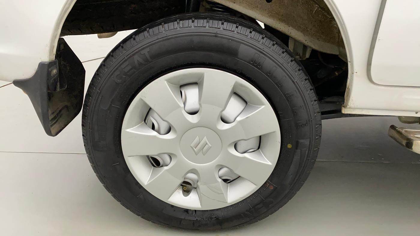 2022 Maruti Eeco 5 STR AC CNG (O), CNG, Manual, 16,717 km, Right Rear Wheel