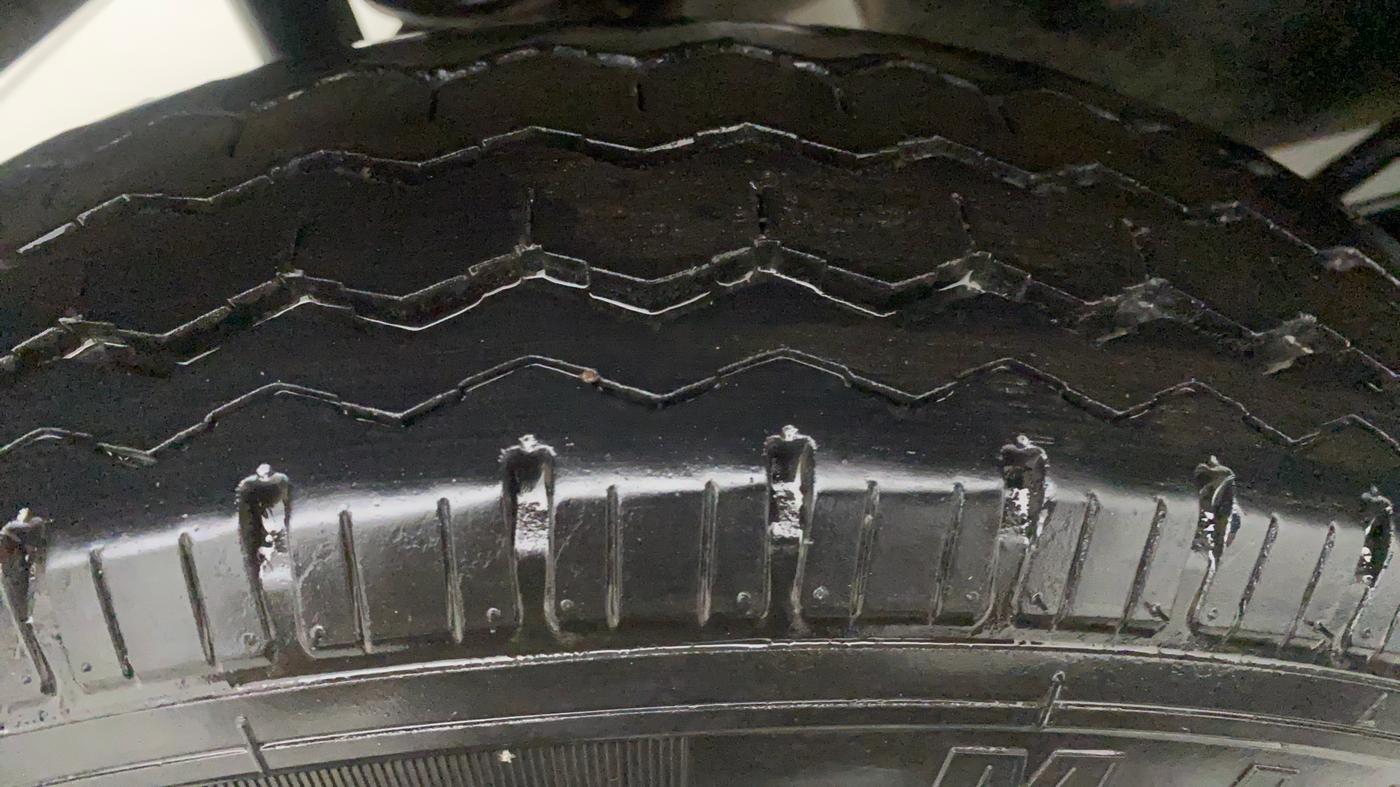 2022 Maruti Eeco 5 STR AC CNG (O), CNG, Manual, 16,717 km, Left Front Tyre Tread