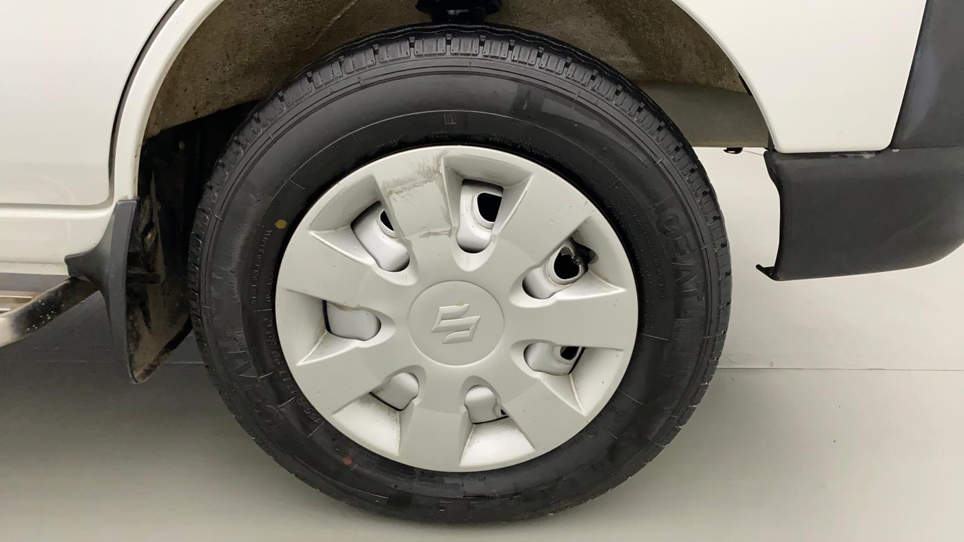 2022 Maruti Eeco 5 STR AC CNG (O), CNG, Manual, 16,717 km, Right Front Wheel