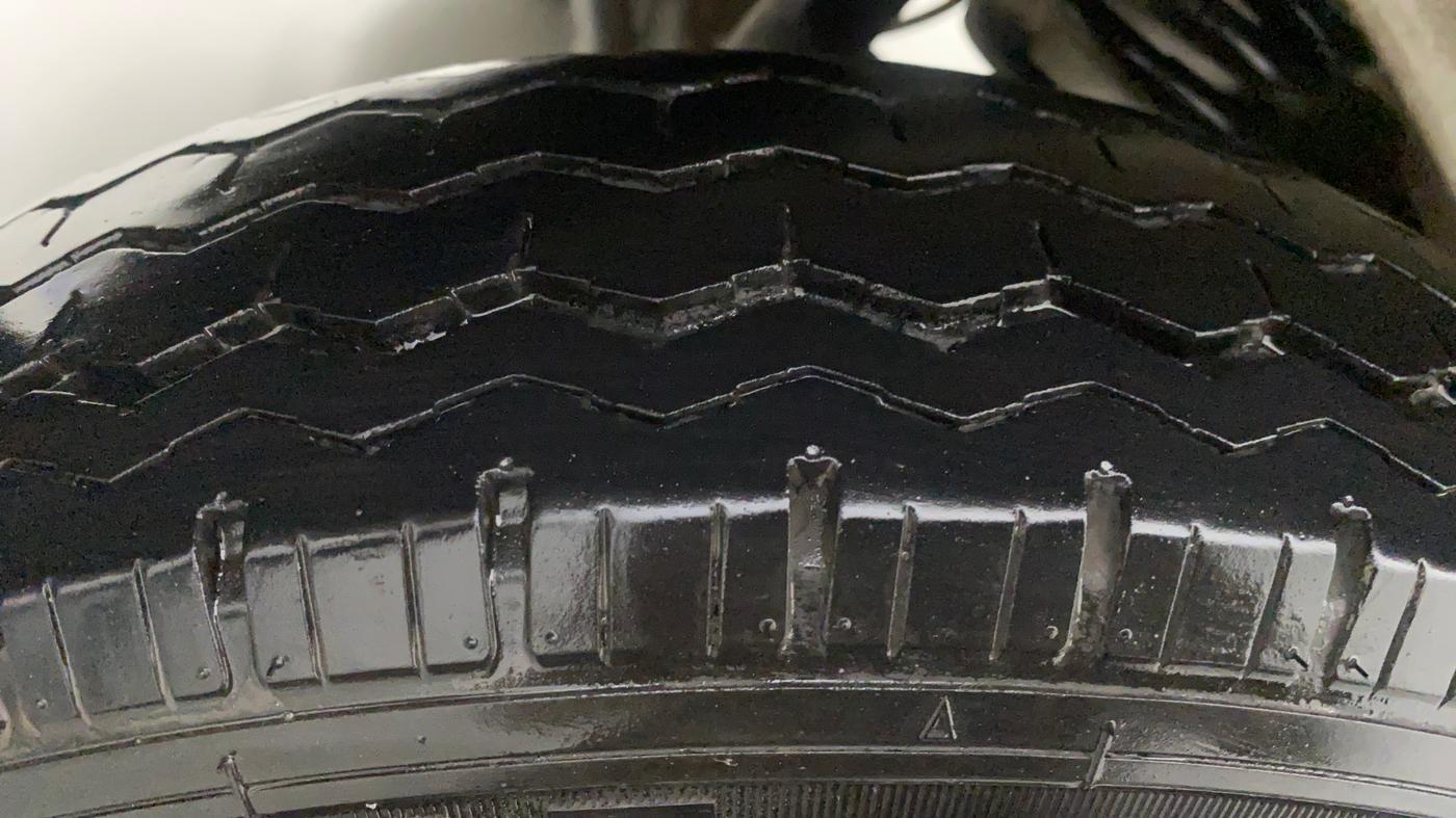 2022 Maruti Eeco 5 STR AC CNG (O), CNG, Manual, 16,717 km, Right Rear Tyre Tread