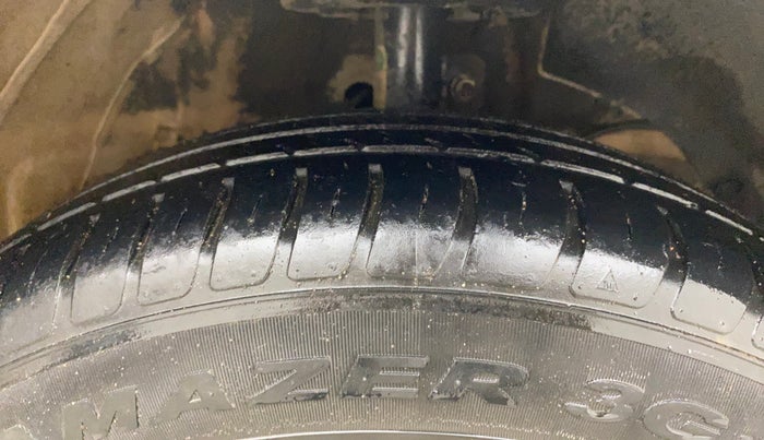 2020 Maruti Swift VXI, Petrol, Manual, 65,501 km, Right Front Tyre Tread