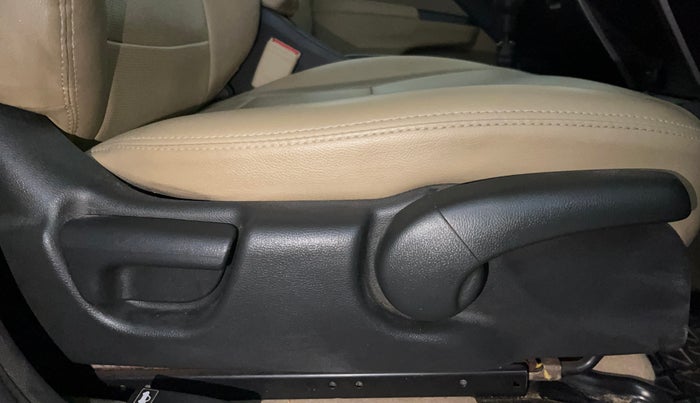 2017 Honda City 1.5L I-VTEC V MT, Petrol, Manual, 45,651 km, Driver Side Adjustment Panel