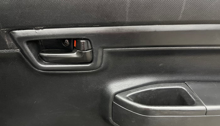 2020 Maruti S PRESSO VXI CNG, CNG, Manual, 78,328 km, Driver Side Door Panels Control