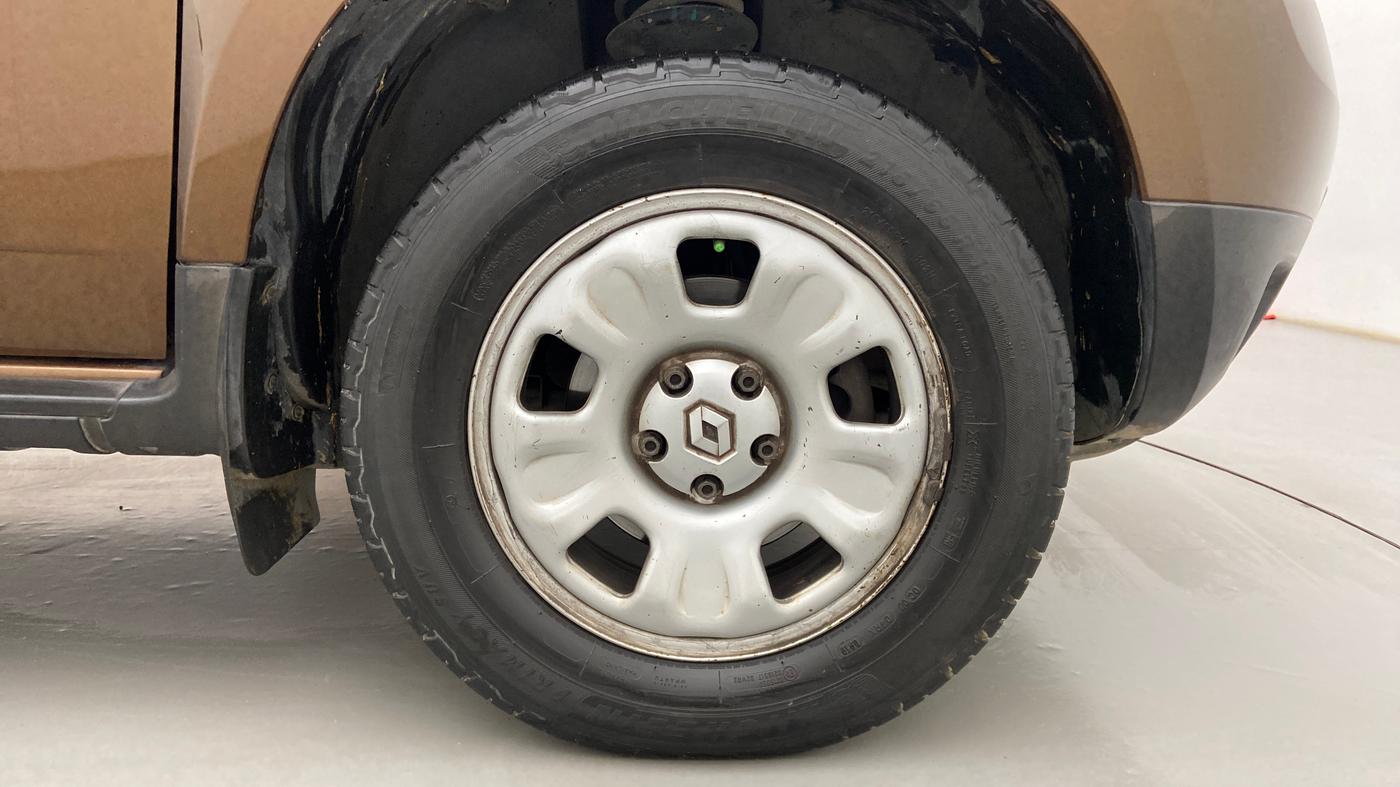 2015 Renault Duster 85 PS RXL DIESEL, Diesel, Manual, 98,087 km, Right Front Wheel