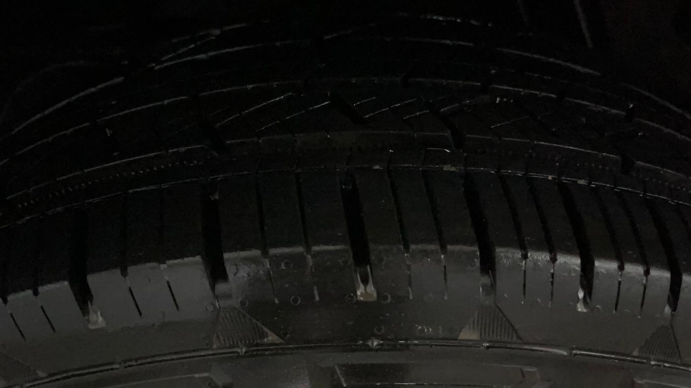 2019 Renault Duster RXS OPT CVT, Petrol, Automatic, 72,616 km, Right Rear Tyre Tread