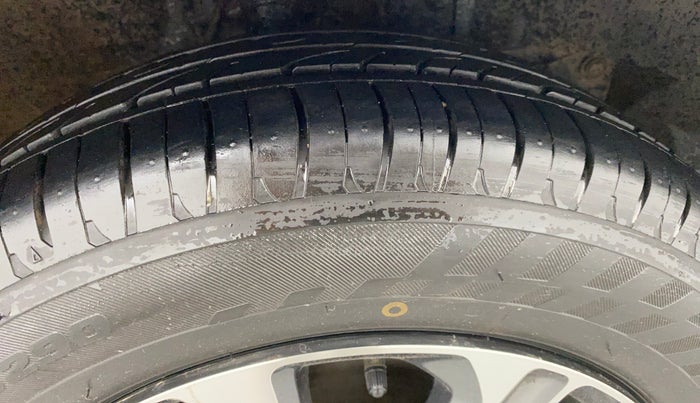 2017 Honda City V MT PETROL, Petrol, Manual, 53,544 km, Right Front Tyre Tread