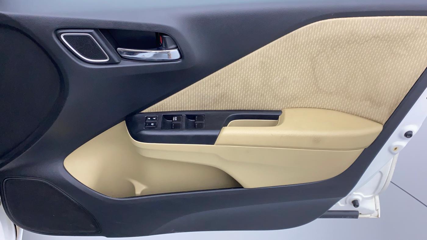 2017 Honda City V MT PETROL, Petrol, Manual, 53,544 km, Driver Side Door Panels Control